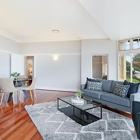 Huge Harbour View Apartment In Historic Home Sydney Eksteriør bilde